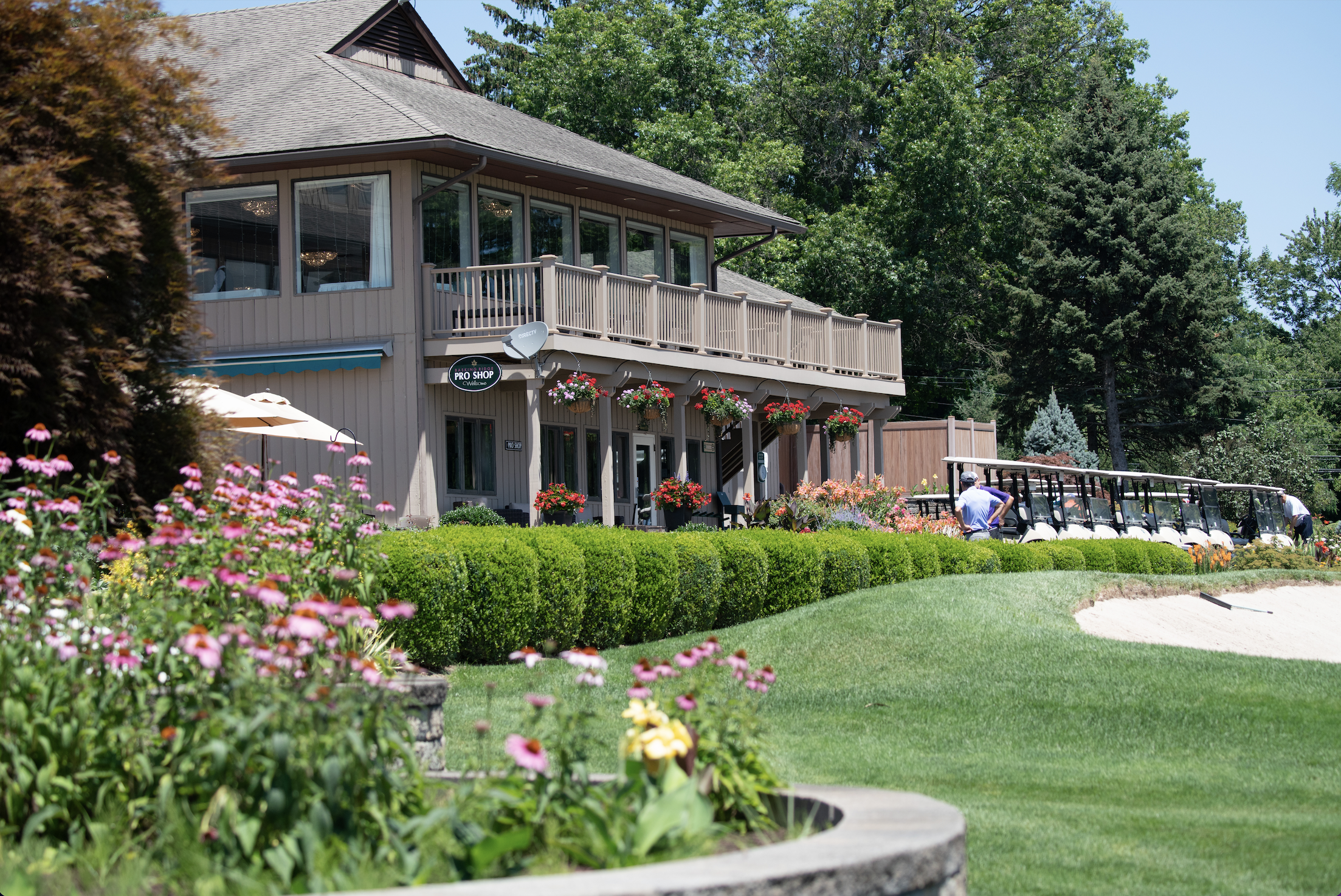 Basking Ridge Scr Basking Ridge Country Club introduces new restaurant to public — XXVI ...