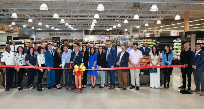 Inserra Supermarkets celebrates grand opening of ShopRite of Maple ...