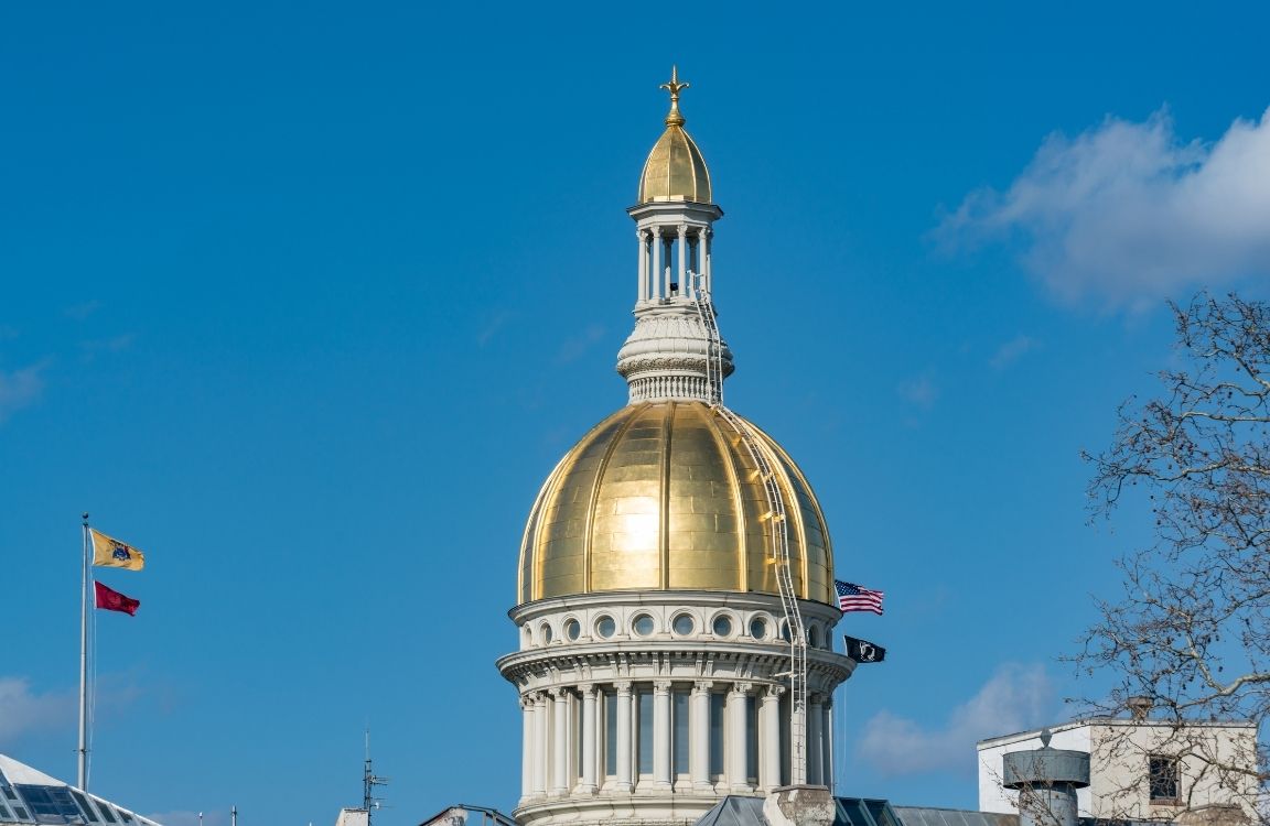 Measure prohibiting debit, gift-card transaction fees passes Senate