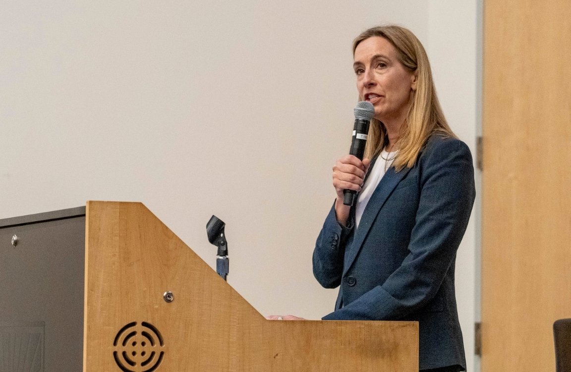 Governor launches permitting dashboard pilot, names initial projects for pilot