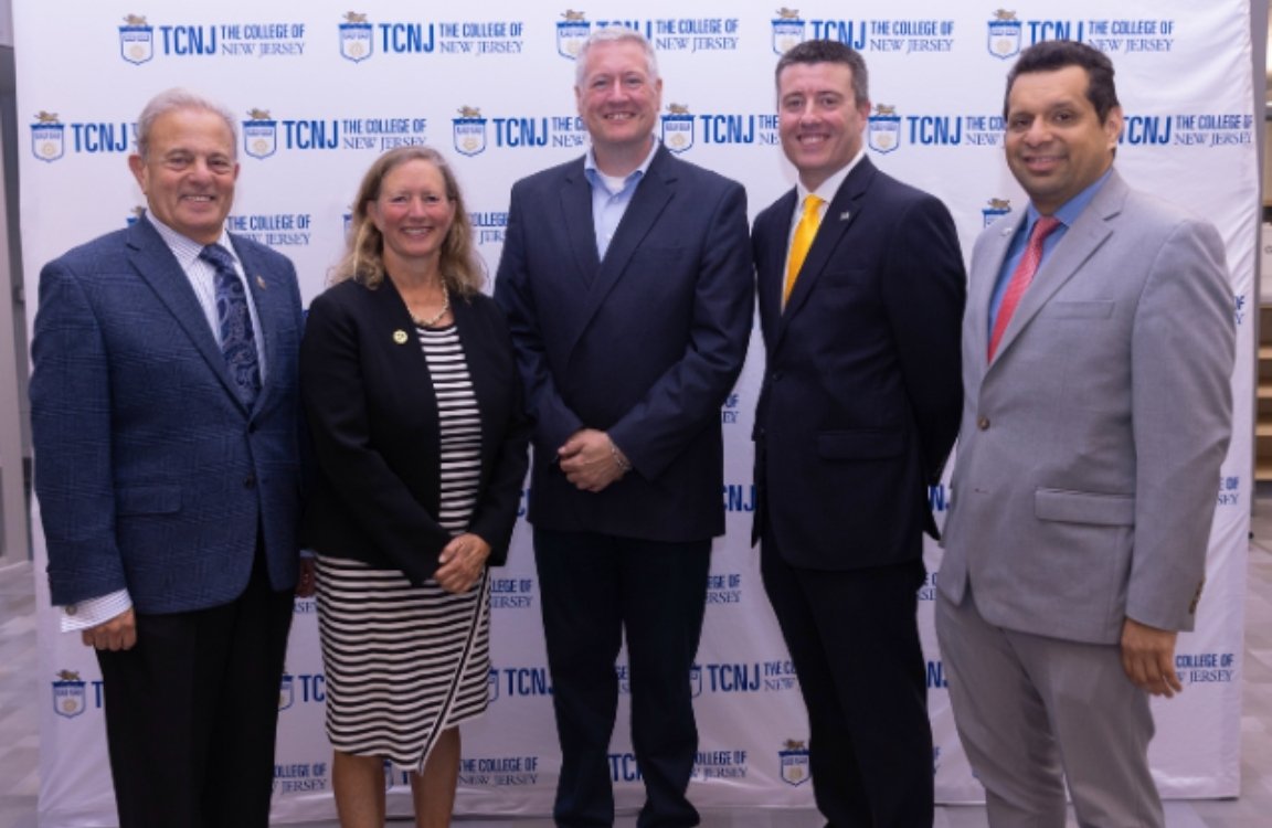 The College of New Jersey, Mercer County Technical Schools launch AI and robotics dual enrollment pathway
