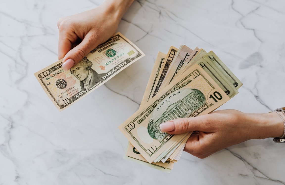 Poll: Most New Jersey residents glum over national economy, but feel better about their own finances news image